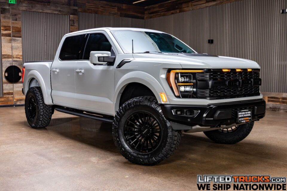 2023 Ford F-150 Raptor SuperCrew Image 1
