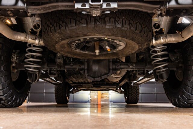 2023 Ford F-150 Raptor SuperCrew Image 16