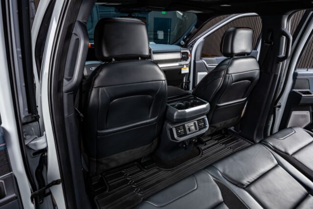 2023 Ford F-150 Raptor SuperCrew Image 35