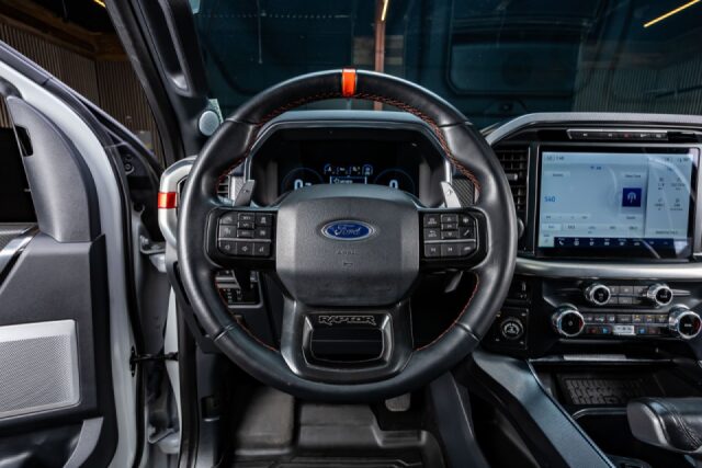 2023 Ford F-150 Raptor SuperCrew Image 19