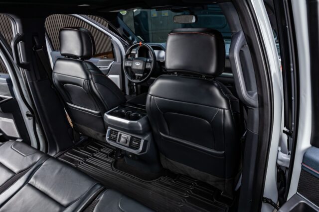 2023 Ford F-150 Raptor SuperCrew Image 33