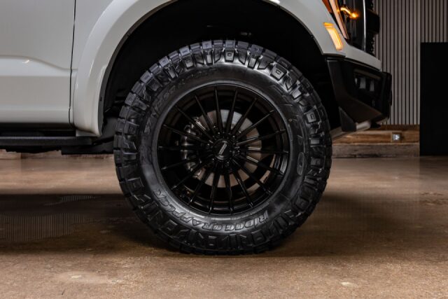 2023 Ford F-150 Raptor SuperCrew Image 12