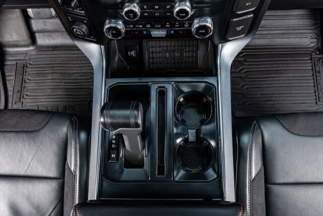 2023 Ford F-150 Raptor SuperCrew Image 28
