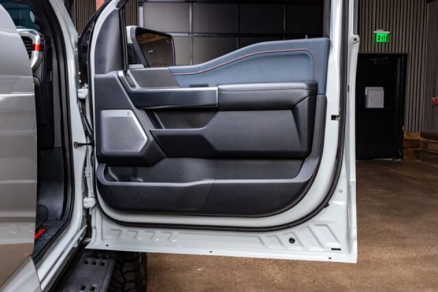 2023 Ford F-150 Raptor SuperCrew Image 38