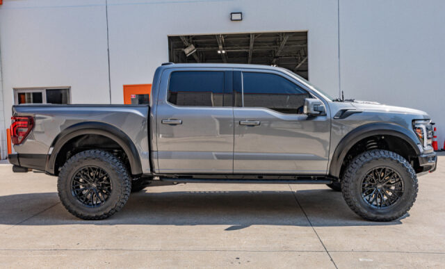 2025 Ford F-150 Raptor R SuperCrew Image 12