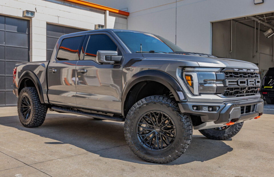 2025 Ford F-150 Raptor R SuperCrew Image 1