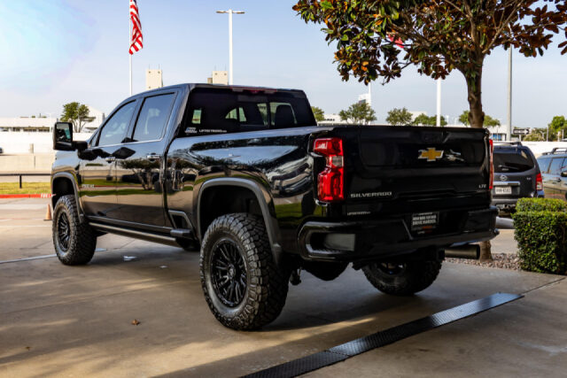 2023 Chevrolet Silverado 2500HD LTZ Crew Cab Image 7