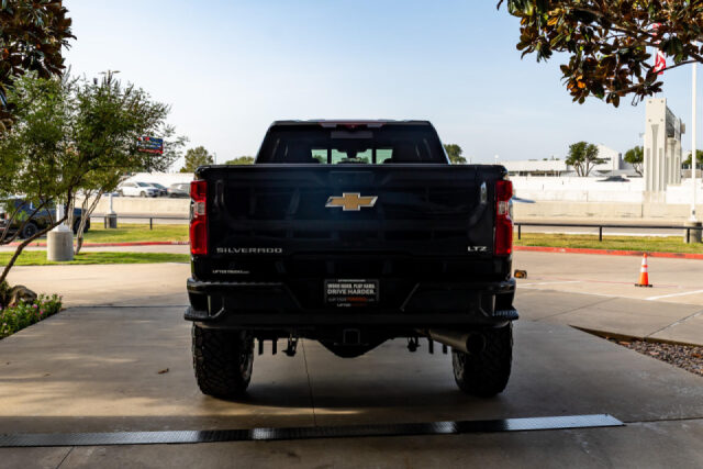 2023 Chevrolet Silverado 2500HD LTZ Crew Cab Image 8