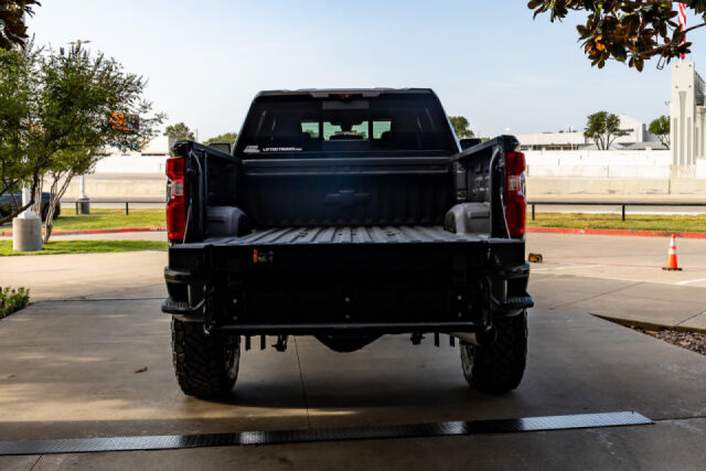 2023 Chevrolet Silverado 2500HD LTZ Crew Cab Image 9
