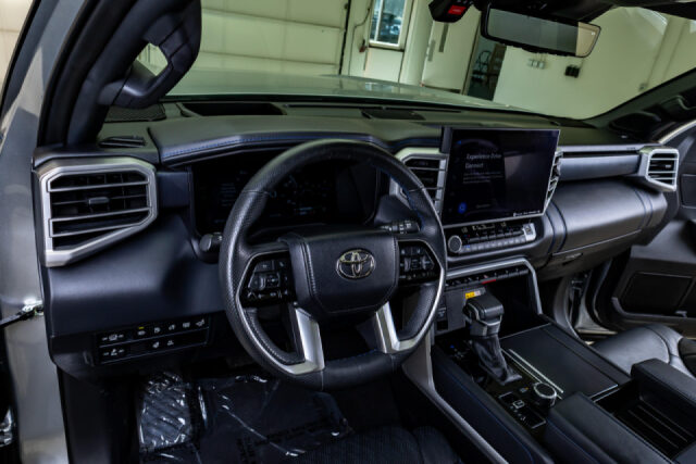 2024 Toyota Sequoia Platinum Image 16