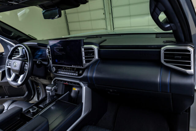 2024 Toyota Sequoia Platinum Image 17