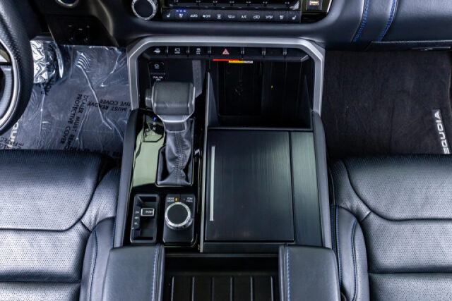2024 Toyota Sequoia Platinum Image 27
