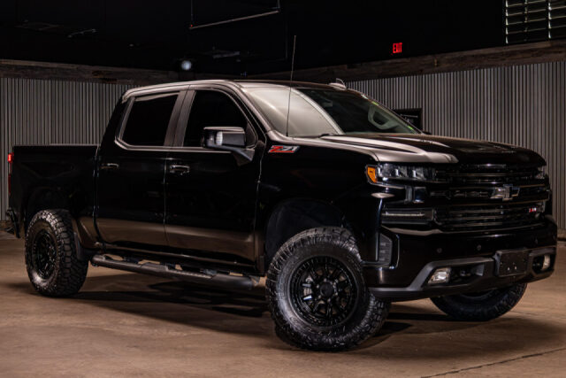 2022 Chevrolet Silverado 1500 Limited LT Trail Boss Crew Cab Image 1