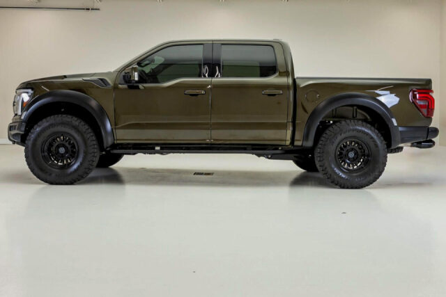 2024 Ford F-150 Raptor R SuperCrew Image 7
