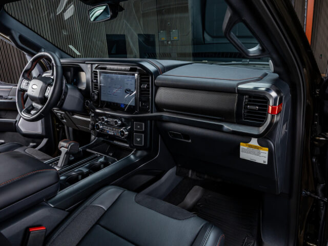 2026 Ford F-150 Raptor SuperCrew Image 17