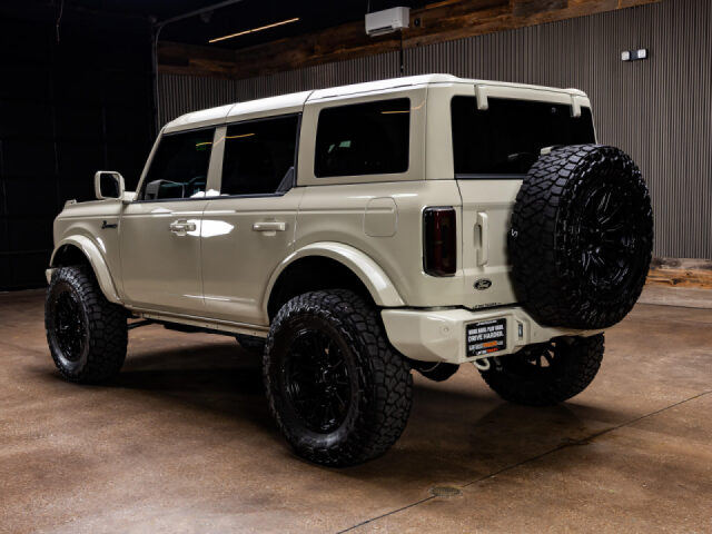 2026 Ford Bronco Outer Banks Image 7