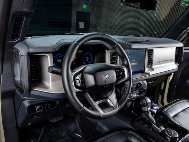 2026 Ford Bronco Outer Banks Image 14