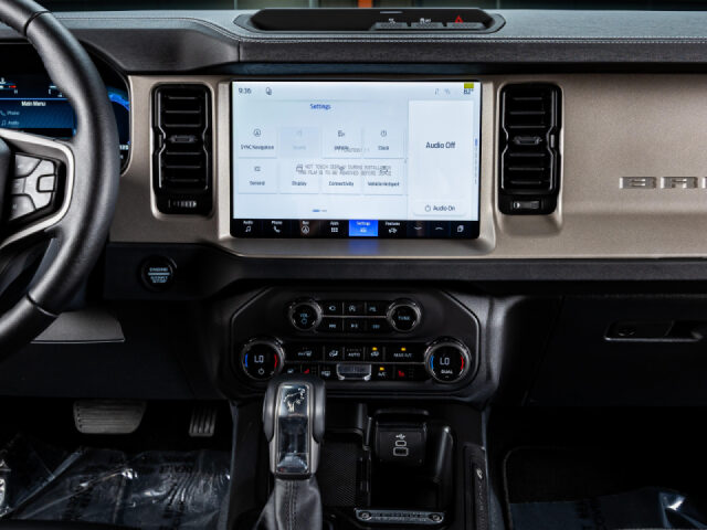 2026 Ford Bronco Outer Banks Image 21