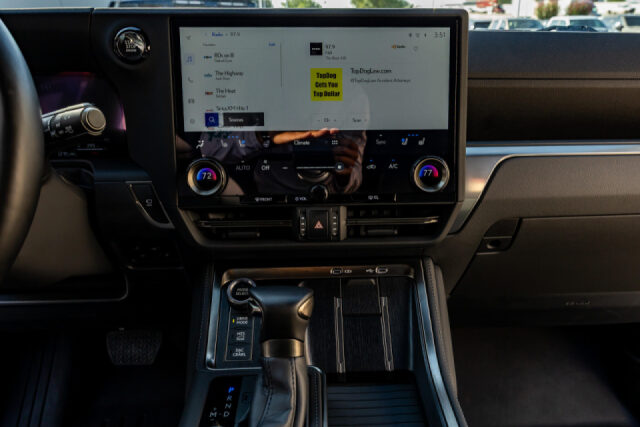 2025 Lexus GX 550 Overtrail+ Image 24