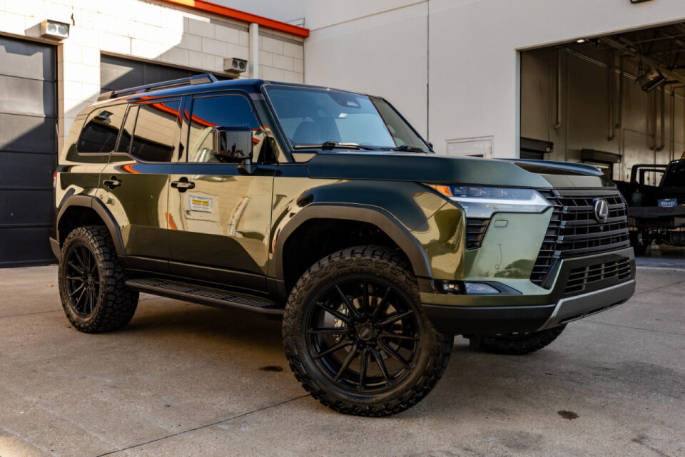 2025 Lexus GX 550 Overtrail+ Image 1