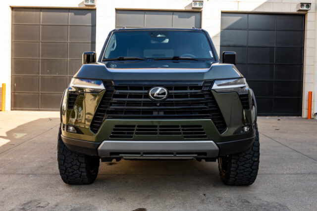 2025 Lexus GX 550 Overtrail+ Image 4