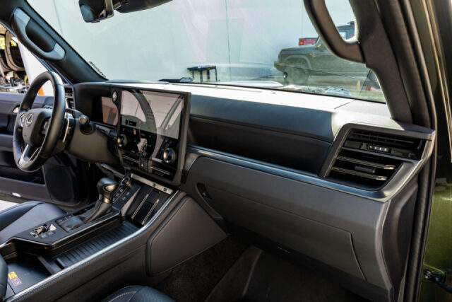 2025 Lexus GX 550 Overtrail+ Image 18