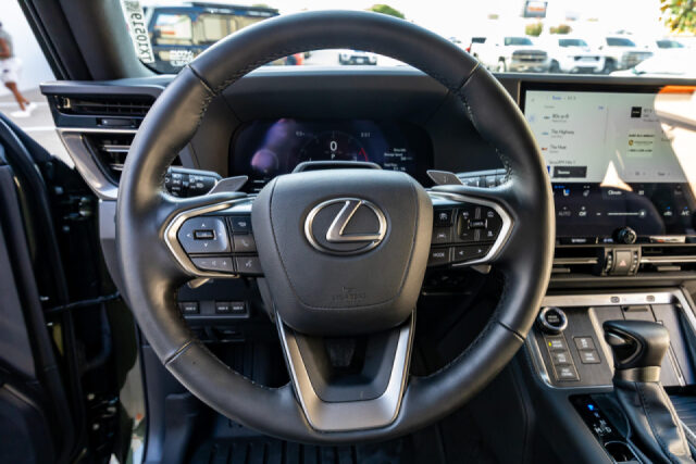 2025 Lexus GX 550 Overtrail+ Image 19
