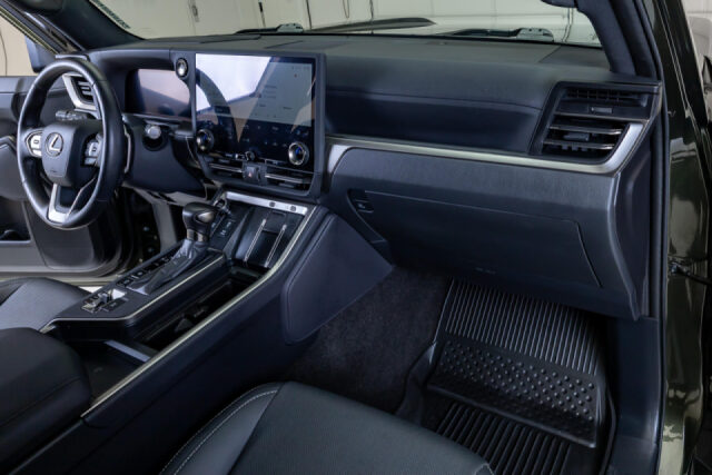2025 Lexus GX 550 Premium Image 16